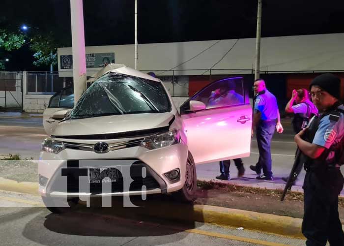 Foto: invasión de carril causa accidente en el que dos personas terminan lesionadas, en Managua / TN8