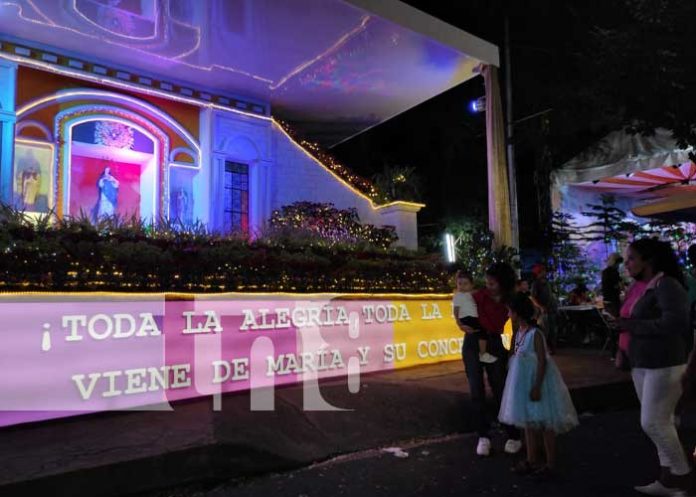 Foto: Nicaragüenses realizan recorridos por altares ubicados en la Avenida Bolívar a Chávez / TN8