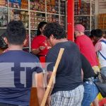 Foto: Dinamismo comercial con puestos de pólvora en Managua / TN8
