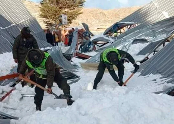 Cinco muertos al caer el techo de una escuela de Bolivia durante una promoción