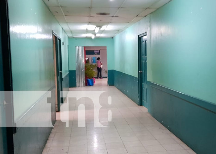 Foto: Firman enorme inversión en el Hospital Manolo Morales / TN8