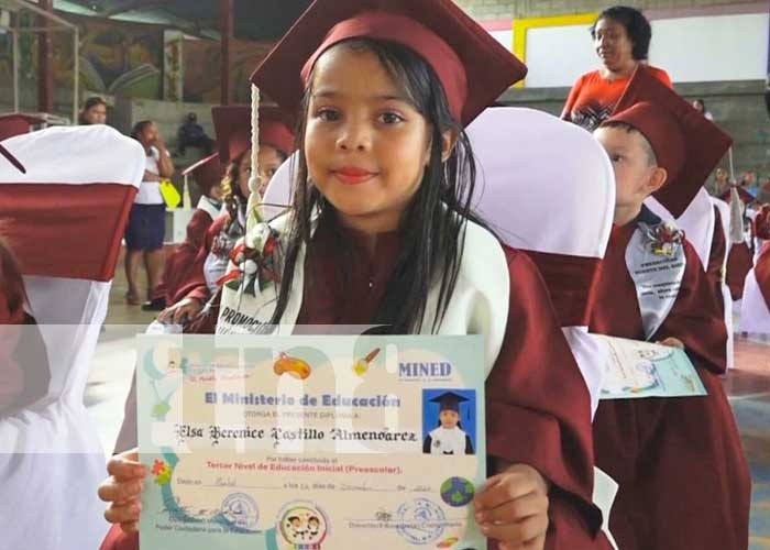 60 niños y niñas de educación inicial reciben certificado de egresados en Ocotal