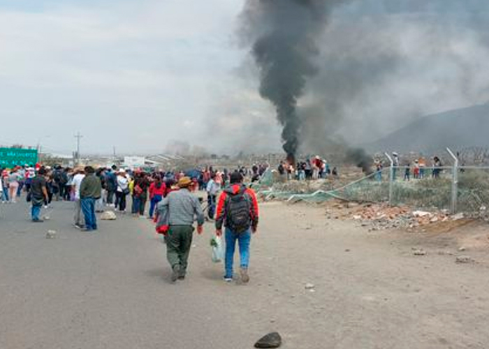 Más de 2 mil manifestantes se toman Aeropuerto de Perú en contra del Gobierno de Boluarte 