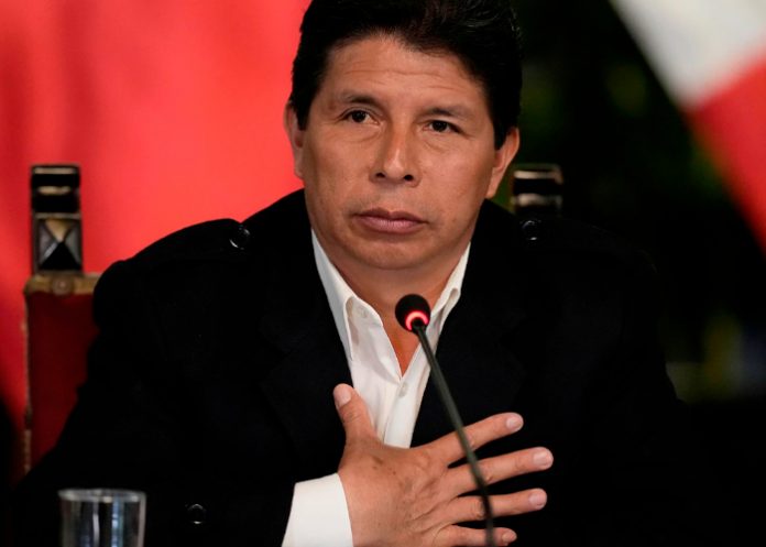 Pedro Castillo es arrestado por agentes de la Policía de Perú
