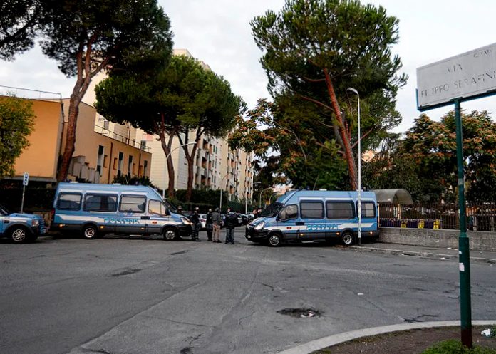Asesinan a tiros a tres mujeres durante una reunión en un barrio de Roma
