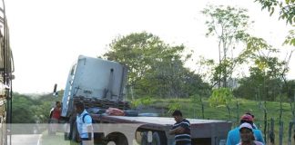 Foto: Camión cabezal impacta contra un bus colectivo en Mulukukú costa Caribe Norte / TN8