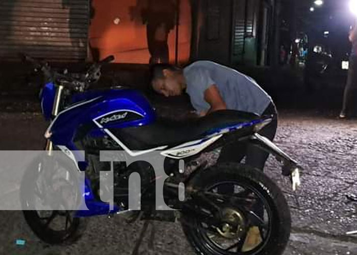 Foto: En Bluefields un motociclista se salió del hospital para recoger su moto / TN8