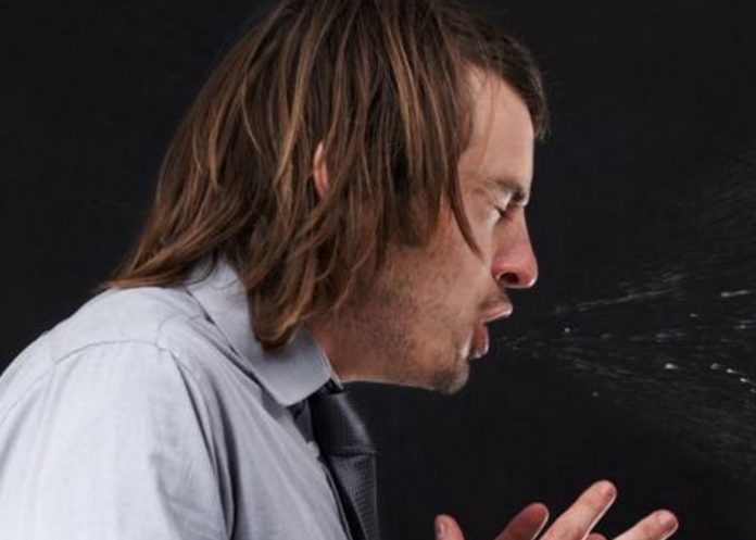 ¿Es normal orinarse al estornudar o reír? Aquí te contamos