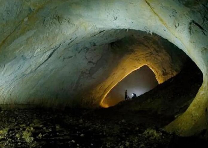 Científicos abren cueva sellada desde hace 5 millones de años