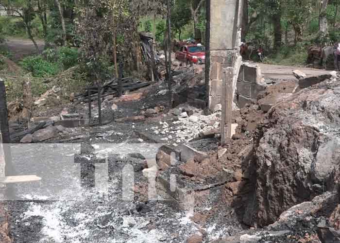 Gobierno de Nicaragua brinda ayuda a familias afectadas por incendio en Río Blanco