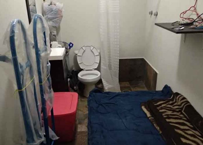 Se vuelve viral la renta de un baño como si fuera un apartamento en México
