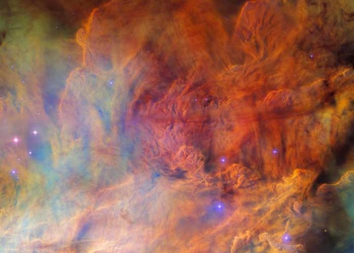 Hubble de la NASA, observa una nube cósmica salpicada de estrellas