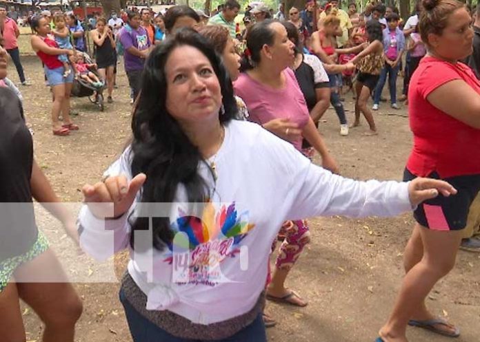 Familias de Managua reciben al año nuevo con mucho optimismo y entusiasmo