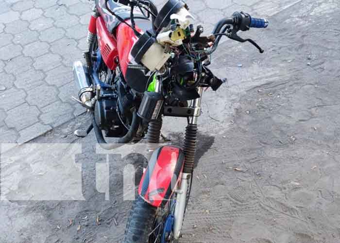 Foto: Choque entre motocicletas deja daños materiales en la Isla de Ometepe / TN8