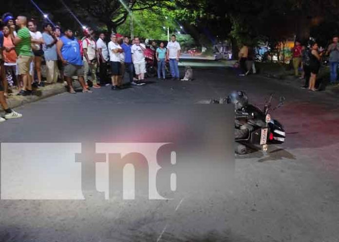 Foto: Jovencita pierde la vida tras caerle su moto en un accidente de tránsito en Managua / TN8