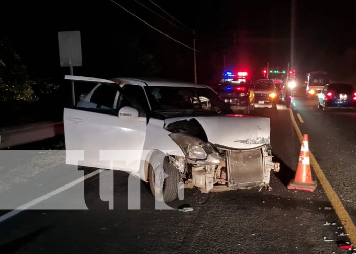 Accidente deja dos personas lesionadas en la Carretera Nueva a León