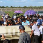 Familiares de Anggy Díaz le dan último adiós en El Viejo, Chinandega