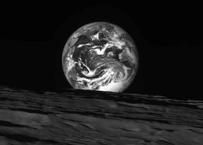 Sonda lunar surcoreana muestra las primeras imágenes de la Tierra y la Luna