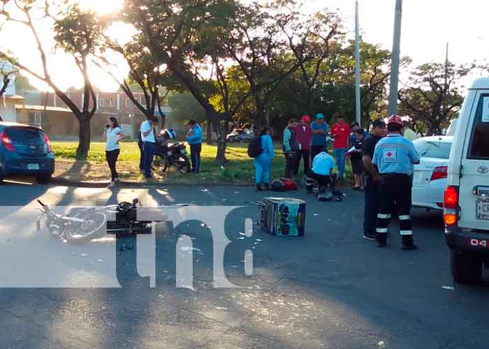 Irrespeta el ALTO y envía al hospital a motociclista en el sector del MITRAB, Managua