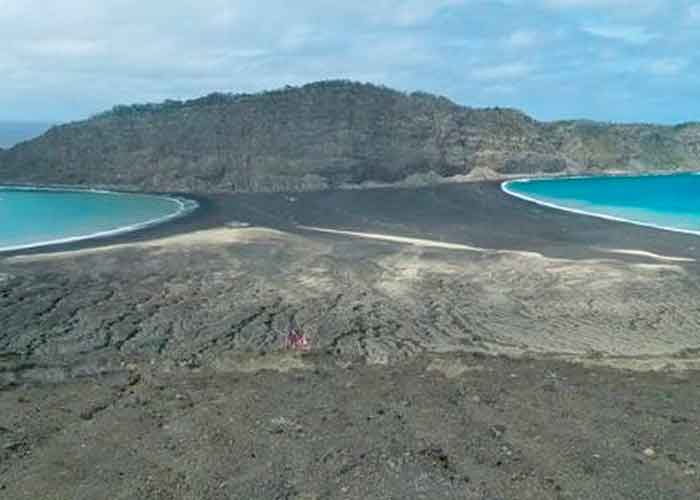 Isla emerge de la nada y luego vuelve a desaparecer en Tonga