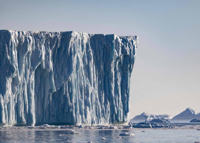 ¡De terror! Iceberg más inmenso que París se desprendió de la Antártida