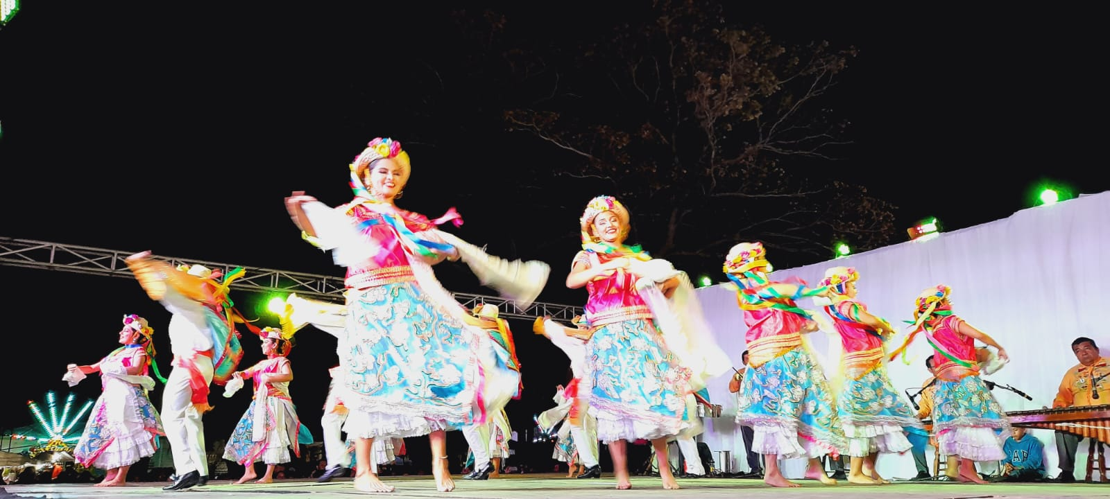 Foto: Presentación magistral del ballet folklórico nicaragüense en las festividades de Diriamba
