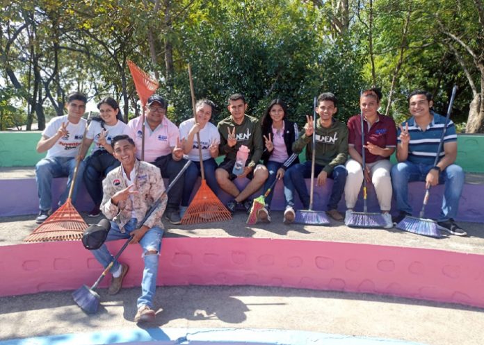 Movimiento Ambientalista Guardabarranco y UNEN realizaron limpieza en parque Rubén Darío de Juigalpa
