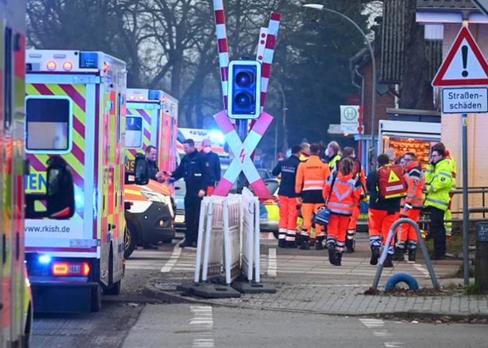 Sangriento ataque con cuchillo en un tren de Alemania deja varios heridos
