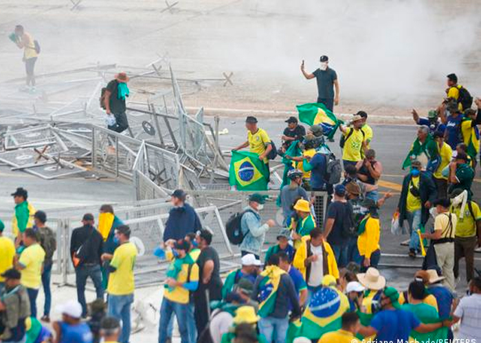 Desmantelan los campamentos de bolsonaristas terroristas en Brasilia