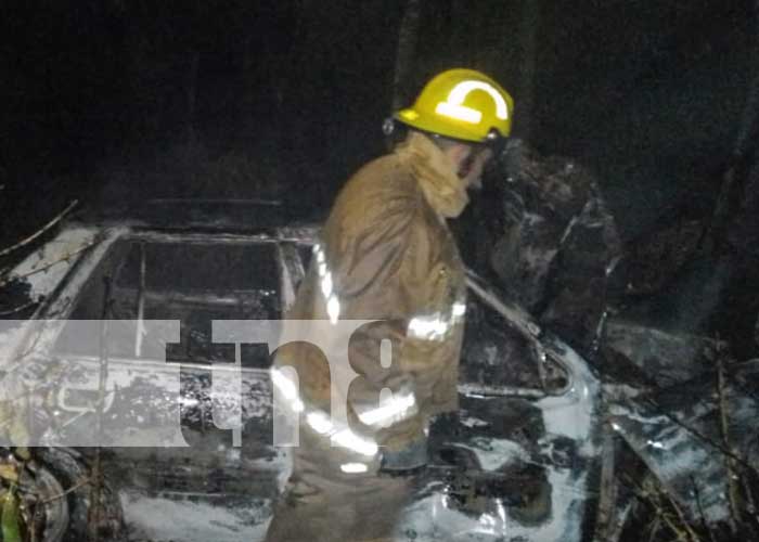Foto: Carro se cae en un guindo de La Dalia, Matagalpa / TN8