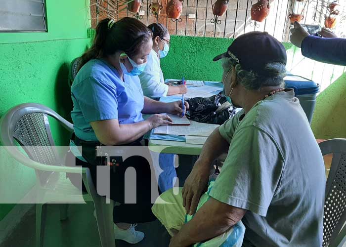 Foto: Atención gratuita en clínicas móviles en Managua / TN8