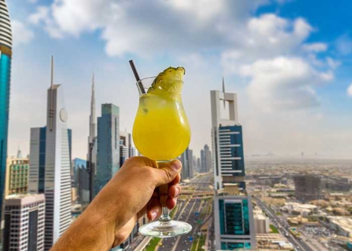 Foto: Alcohol en Dubái bajará de precio / GETTY
