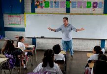 Gremio de docente en El Salvador denuncia despidos injustificados