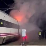 Más de un centenar de evacuados por incendio en un vagón de tren en España