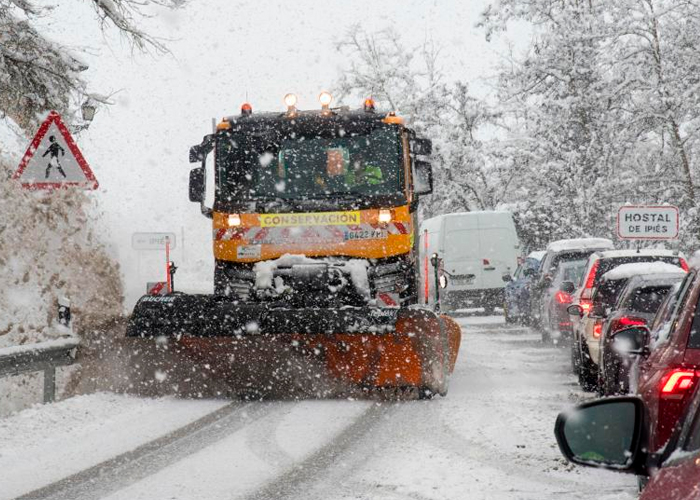 Alerta roja en España por un fuerte temporal de nieve, lluvia y vientos 