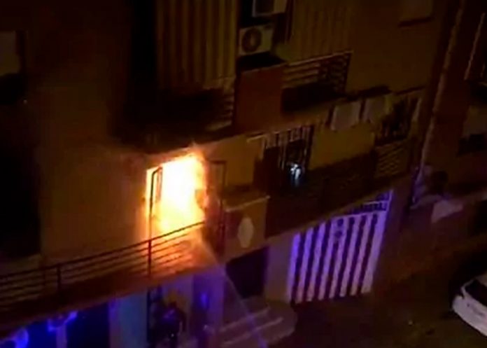 Calcinados quedan dos mujeres y un hombre en un incendio en España