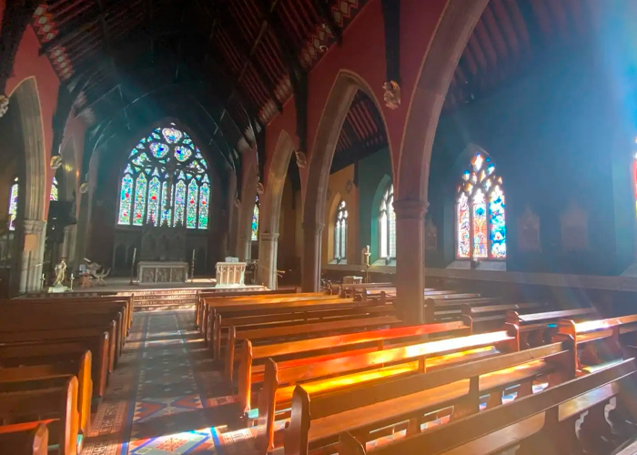 Degenerados curas realizan "orgía" dentro de una catedral en Reino Unido