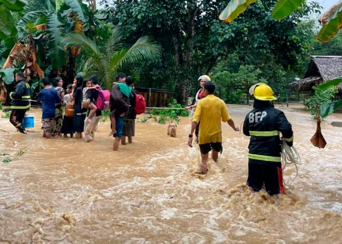Torrenciales lluvias en Filipinas dejan al menos diez personas muertas