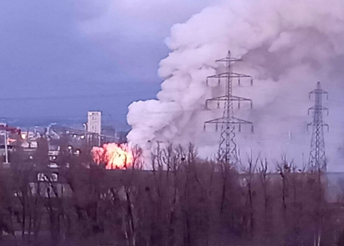 Incendio consume un edificio de la empresa de transporte en Francia