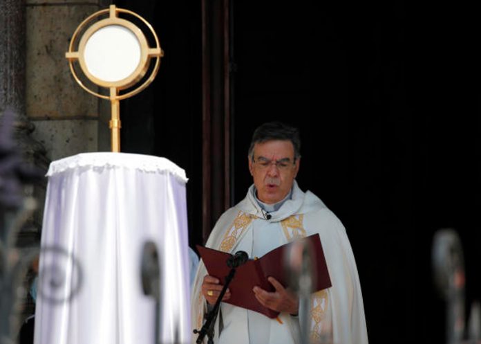 Bajo la lupa de las autoridades el ex arzobispo de París por agresión sexual