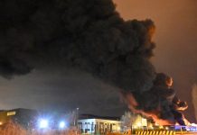 Incendio consume un edificio de la empresa de transporte en Francia