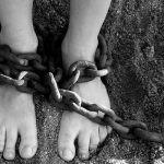 Arrestan en Italia a dos adolescentes por secuestrar y torturar a un niño