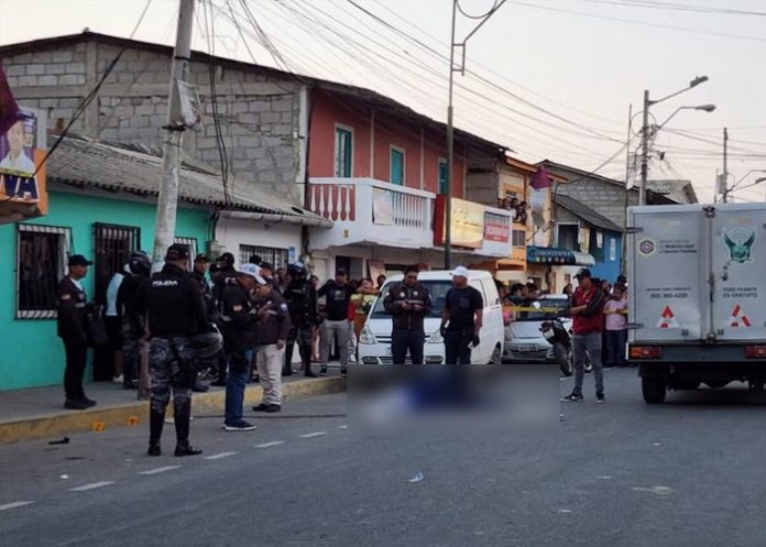 Asesinan a candidato a alcalde en Ecuador realizando acto de campaña