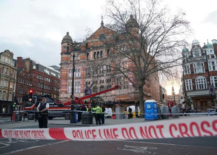 ¡Insólito! Inodoro público aplastó a un hombre hasta la muerte en Londres