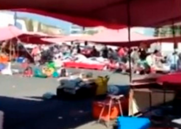 A plena luz del día se desata escalofriante balacera en un mercado de México