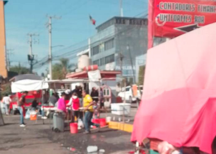 A plena luz del día se desata escalofriante balacera en un mercado de México