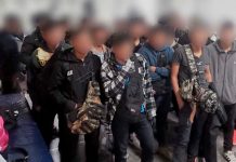 Capturan a "coyotes" con 57 migrantes guatemaltecos en carretera de México