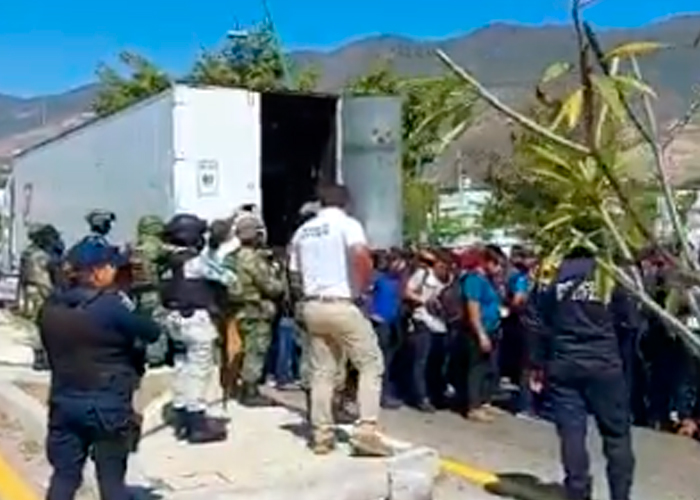 Localizan dentro de un tráiler a más de 250 migrantes en el sur de México