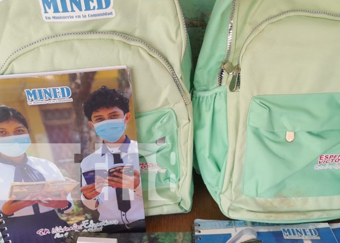 Llegaron las mochilas para estudiantes del año lectivo 2023 en Nandaime