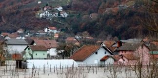 Torrenciales aguaceros en Serbia dejan a dos personas desaparecidas